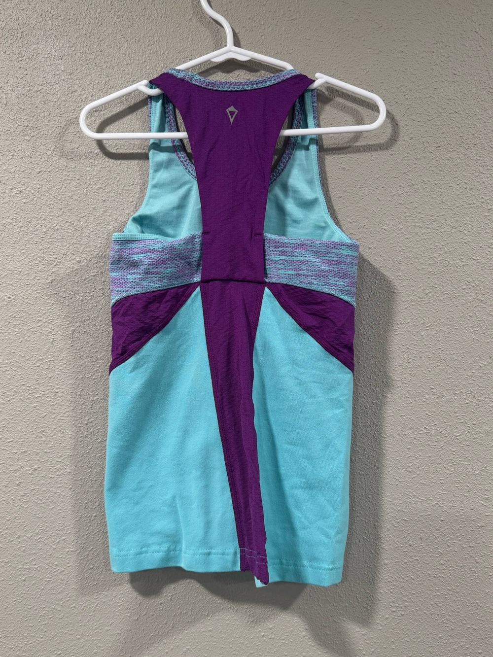 Ivivia Lululemon Girls Racerback Tank Top - Picture 2 of 3
